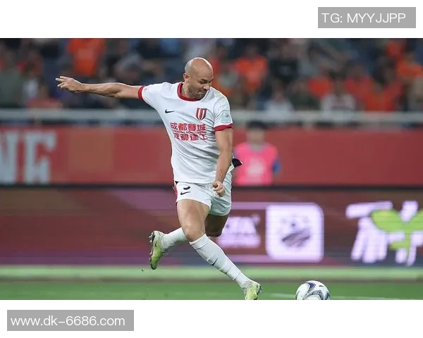 国足球星归化潮引发热议中国足球未来发展方向何去何从