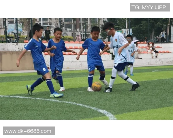 球星热身精彩纷呈 足球赛前全方位备战集锦